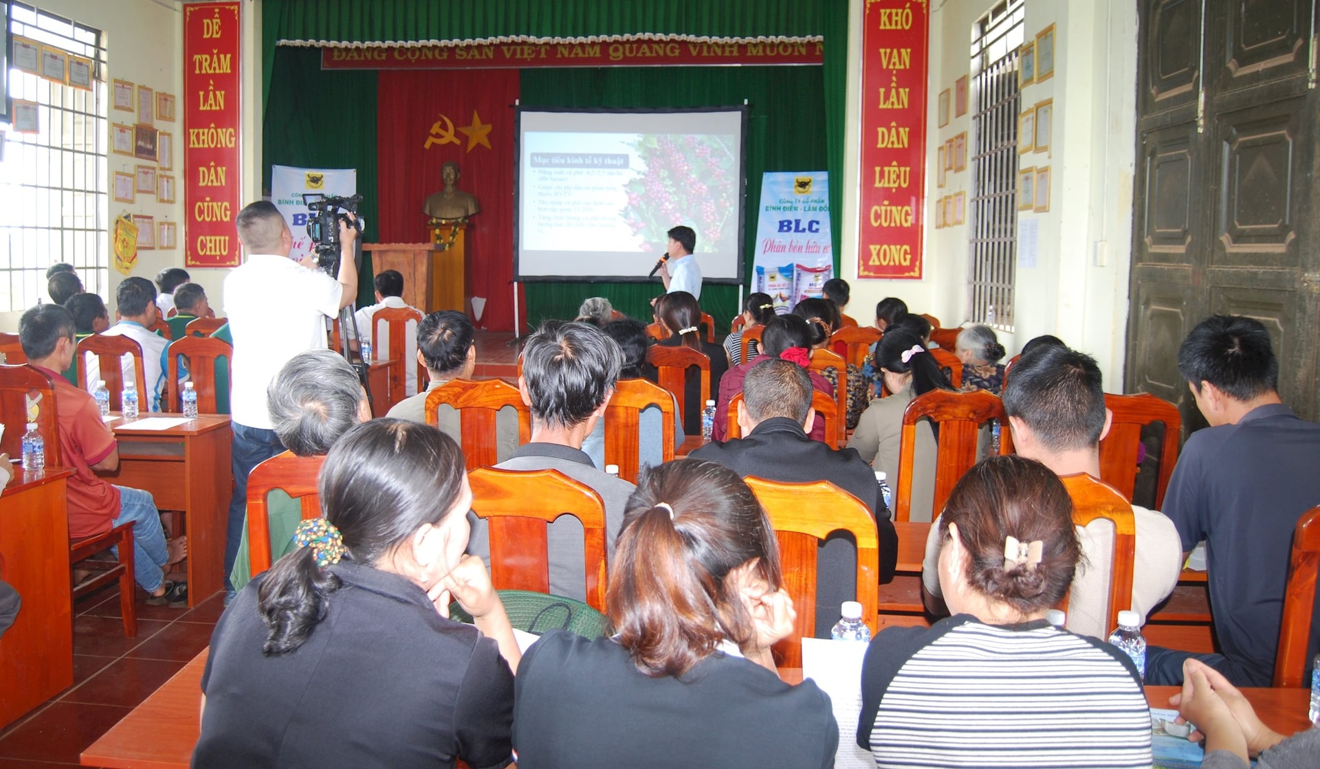 Quang cảnh hội thảo