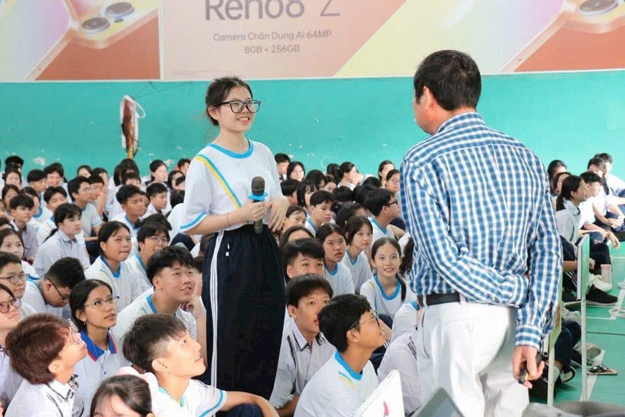 Theo chia sẻ của chuyên gia và nhà giáo, Nghị quyết 71 đã đề ra những chính sách nhân văn sâu sắc. z7152596119545-4853cbe8cabf0306c01418b878714ede.jpg