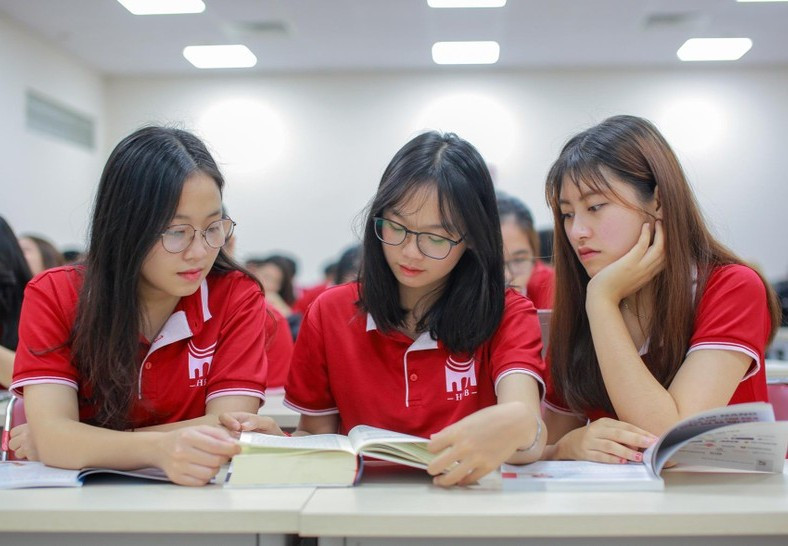 Thực thi nhất quán chiến lược 6 trụ cột để xây dựng đại học tinh hoa