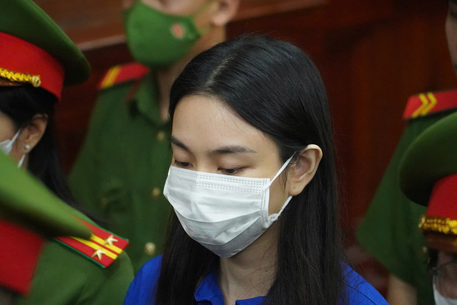 Hoa hậu Thùy Tiên tại tòa. Ảnh: Phúc Uyên.