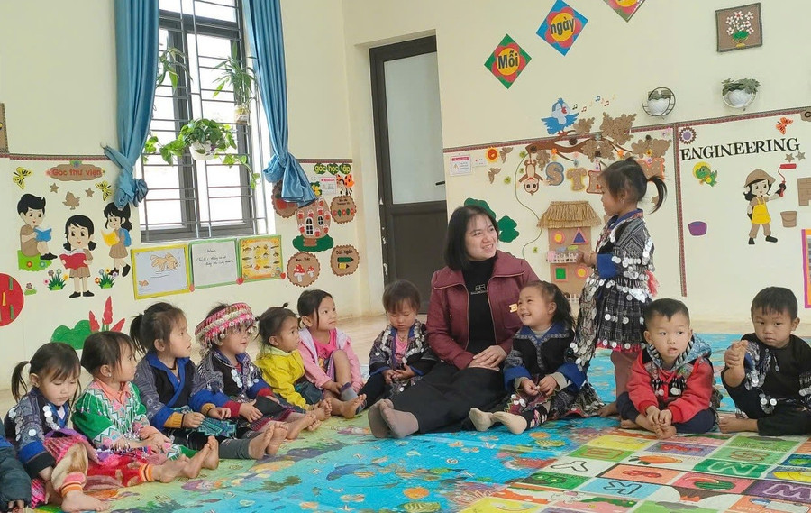 Bà Đỗ Thị Loan - Phó Hiệu trưởng Trường Mầm non Kim Nọi, Mù Cang Chải, Lào Cai. Ảnh: Trần Long