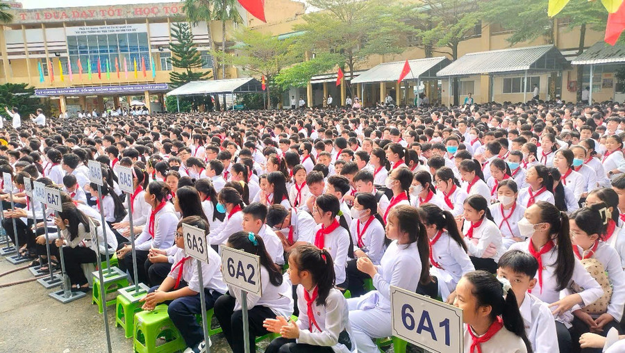 Học sinh Trường THPT Hồ Thị Kỷ, Cà Mau.