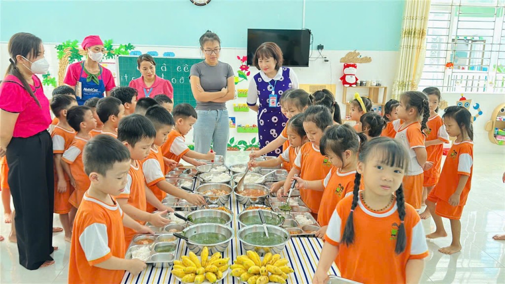 Bồi dưỡng kỹ năng tự phục vụ cho trẻ ngay từ bậc mầm non