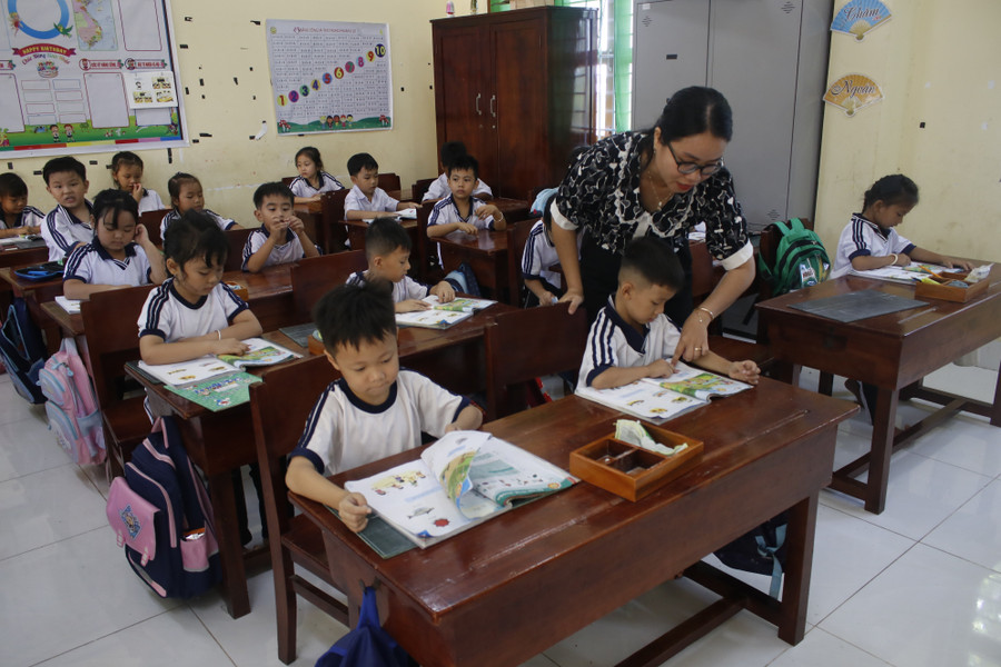 Đầu tư nâng cao chất lượng giáo dục vùng biên giới tạo sự công bằng, bình đẳng trong tiếp cận dịch vụ công, không để học sinh vùng khó khăn bị bỏ lại phía sau. mg-4707.jpg