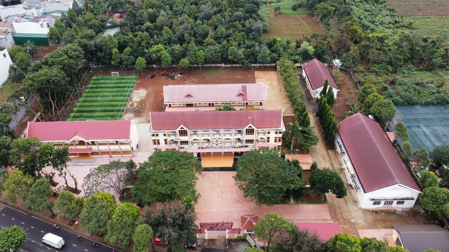 Một trường nội trú với cơ sở vật chất khang trang, đồng bộ được đầu tư từ Chương trình 1719 tại Đắk Lắk. 1-dtnt-bmt.jpg