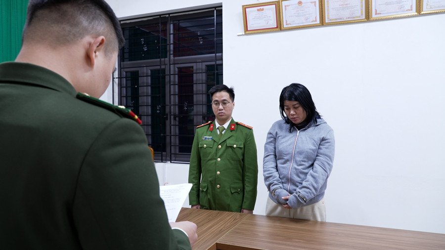 Bị can Trần Thị Trà My tại cơ quan công an. photo-library-20260202073220-041517ed-4569-43e7-8128-162e3971e231-sequence-01-00-01-34-01-still001.jpg