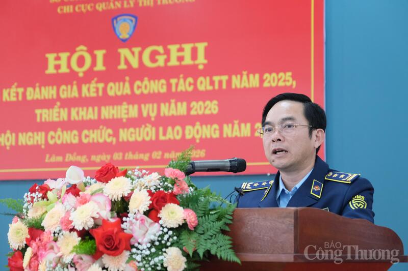 Ông Nguyễn Văn Trãi, Phó Chi cục trưởng Chi cục Quản lý thị trường tỉnh Lâm Đồng phát biểu tại buổi làm việc. Ảnh: Lê Sơn