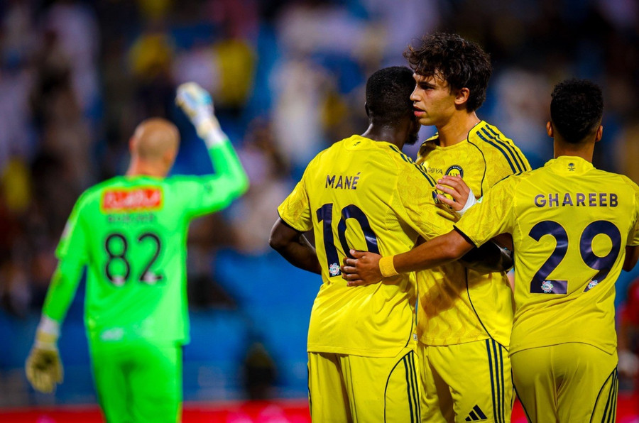 Các cầu thủ Al Nassr ăn mừng chiến thắng Al Riyadh 1-0 ở vòng 20 Saudi Pro League tối 2/2. al-nassr.jpg