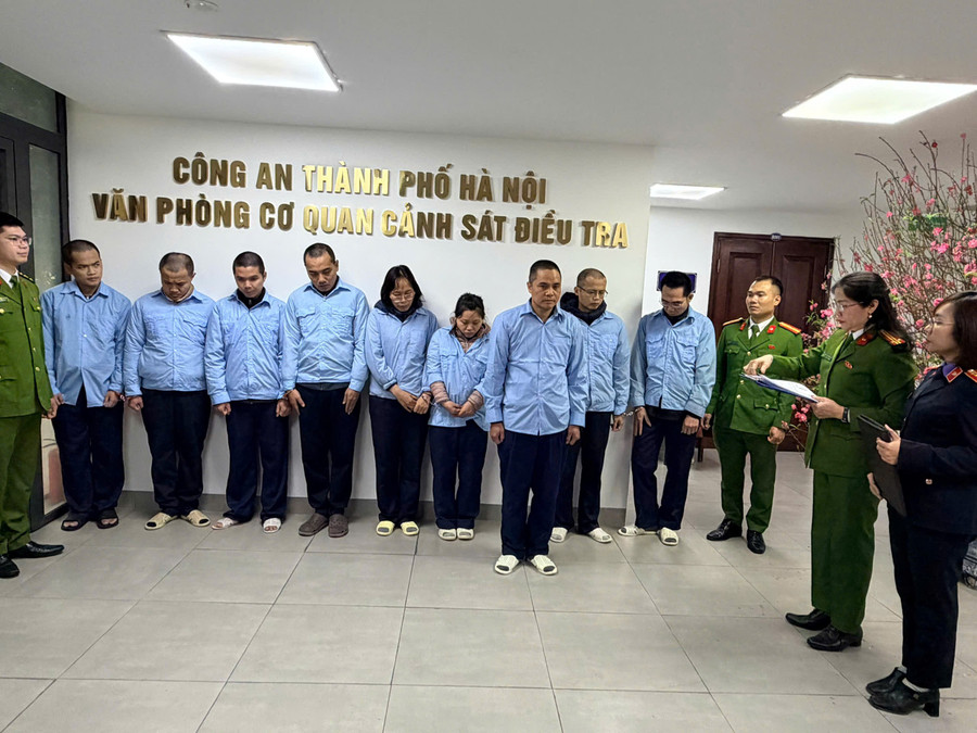 Cơ quan chức năng khởi tố 9 người về tội “Lừa đảo chiếm đoạt tài sản”.