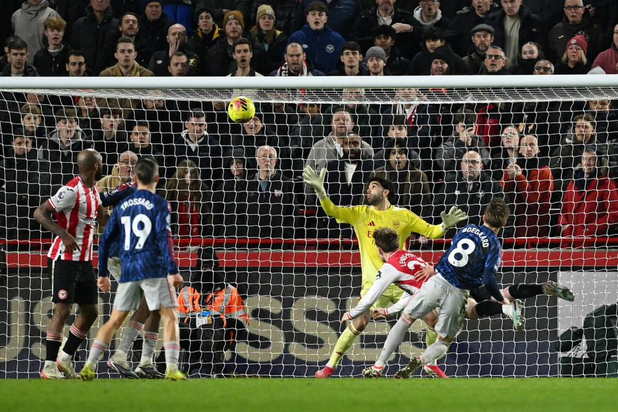 Arsenal chỉ kiếm được 1 điểm trước chủ nhà Brentford. 3.jpg