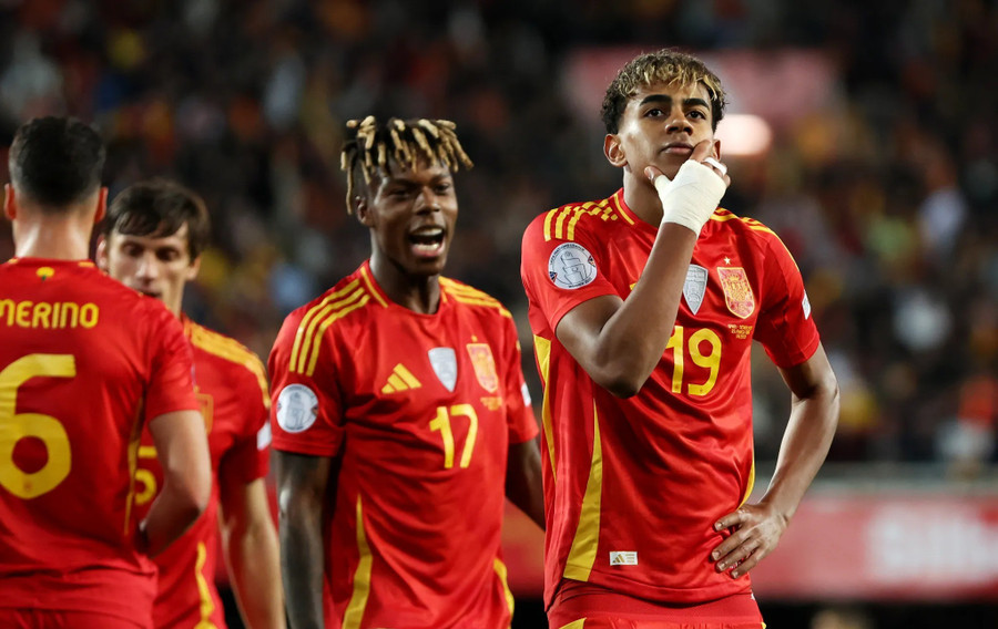 Trận tranh Siêu cúp giữa nhà vô địch châu Âu Tây Ban Nha... messi-2.jpg