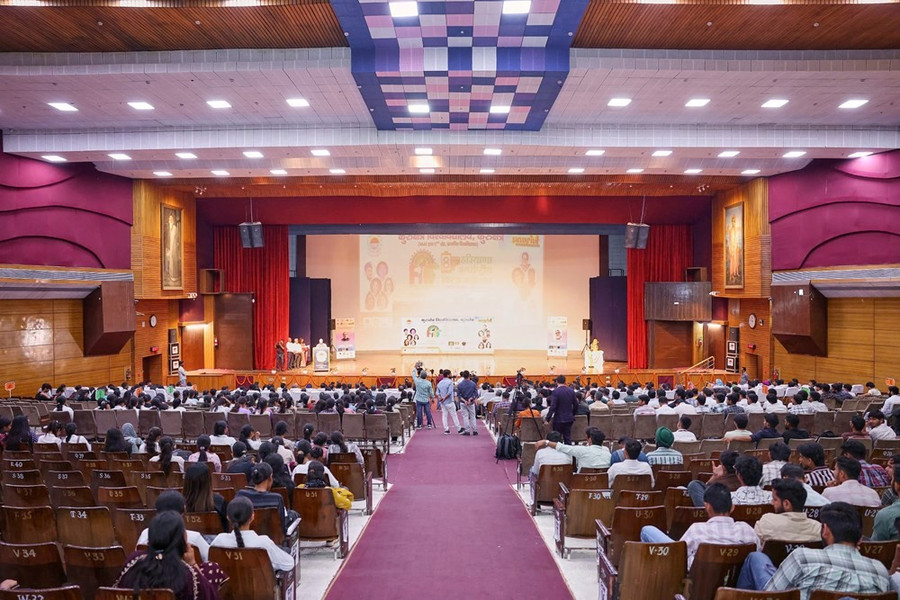 Quang cảnh lễ trao giải Liên hoan phim Quốc tế Haryana lần thứ 8. qh-2.jpg