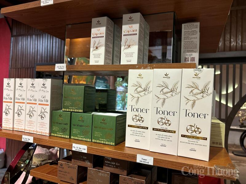 Các sản phẩm mỹ phẩm của Công ty TNHH Thành Sơn được làm từ nguyên liệu chè Shan tuyết cổ thụ. Ảnh: Hán Hiển