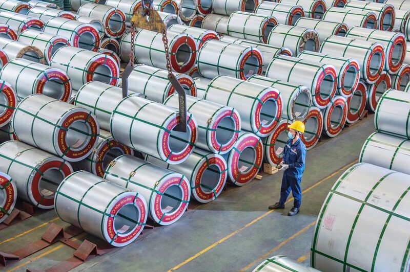 Công ty Cổ phần Tập đoàn Hoa Sen với việc 7 lần liên tiếp đạt chứng nhận Thương hiệu quốc gia qua nhiều kỳ xét chọn đã khẳng định sự nỗ lực không ngừng dựa trên các giá trị cốt lõi: Chất lượng – Đổi mới – Tiên phong (Ảnh minh họa)