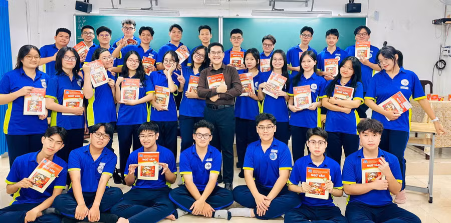 Thạc sĩ Võ Minh Nghĩa, Tổ trưởng Tổ Ngữ văn, Trường THPT Nguyễn Du. Ảnh: NTCC. ngu-van-chia-khoa-mo-cua-diem-cao-nam-o-dau-2-1.jpg
