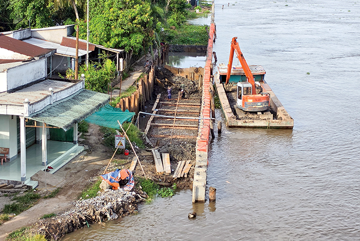 Tăng cường phòng, chống sạt lở bờ sông, bờ biển