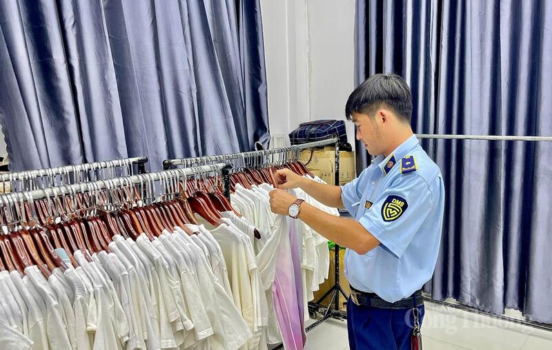 Chi cục Quản lý thị trường Gia Lai tập trung đấu tranh với các hành vi buôn bán hàng giả, hàng không rõ nguồn gốc, xâm phạm quyền sở hữu trí tuệ. Ảnh: QLTT