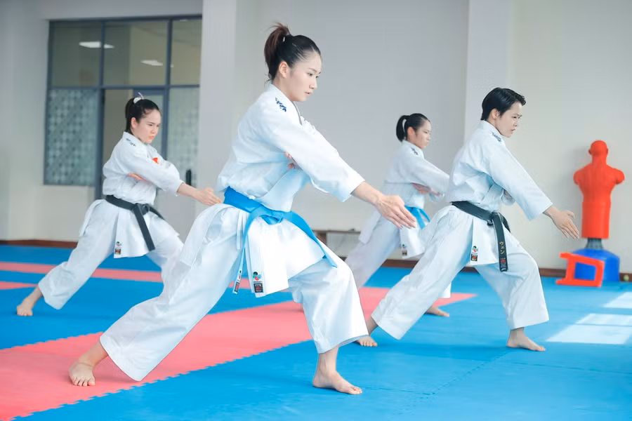 Đội tuyển kata nữ của karate Việt Nam trong một buổi tập. Ảnh: INT. karate-viet-nam-tai-sinh-bai-1-1.jpg