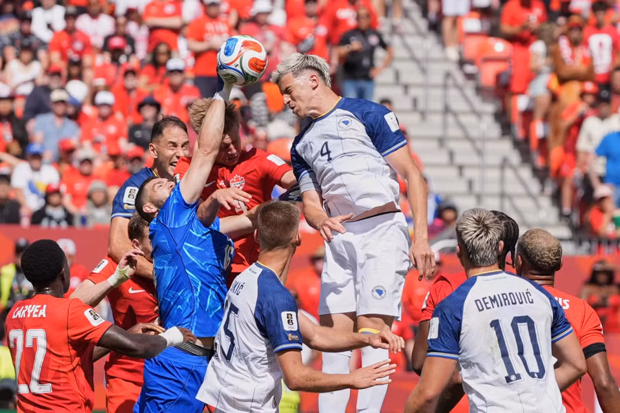 Canada hòa Bosnia-Herzegovina 1-1 ở trận ra quân bảng B World Cup 2026 hôm 13/6 (giờ Hà Nội). canada.jpg