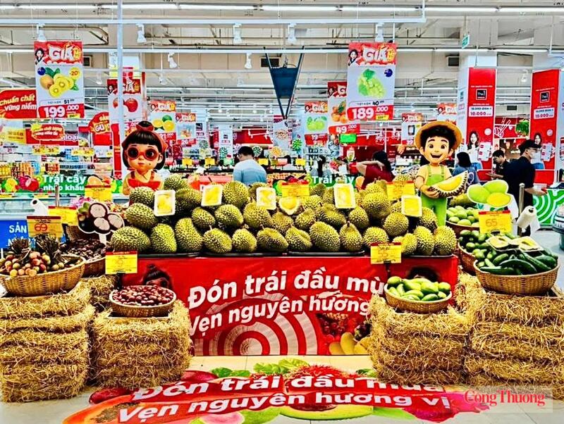 Tính chung 6 tháng đầu năm, tổng mức bán lẻ và doanh thu dịch vụ tiêu dùng đạt hơn 108.108 tỷ đồng, tăng 12,5%. Ảnh: Hiền Mai