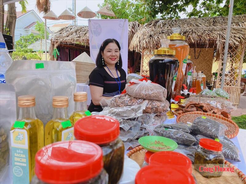 Nhiều hộ kinh doanh trên địa bàn tỉnh Quảng Ngãi mong muốn được chuyển thành doanh nghiệp để từng bước nâng cao hơn thị trường cũng như quy mô sản xuất. Ảnh: Nguyễn Dương