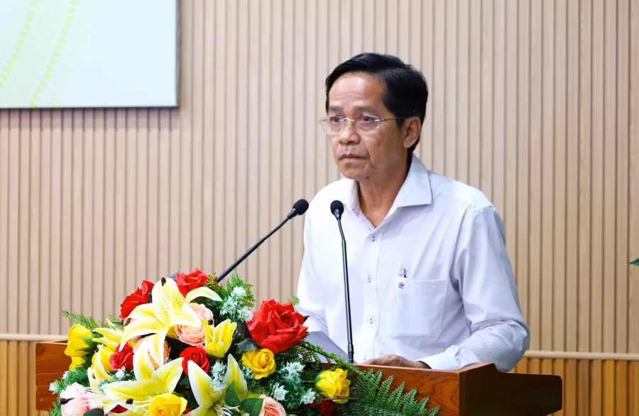 Ông Tạ Thanh Vũ, Phó Giám đốc Sở GD&ĐT phát biểu tại Hội nghị. thi-2.jpg