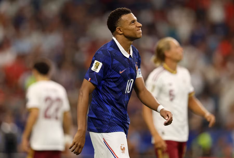 Kylian Mbappe thất vọng khi Pháp dừng bước trước Tây Ban Nha ở bán kết World Cup 2026. Ảnh: Getty. mbappe-5.jpg