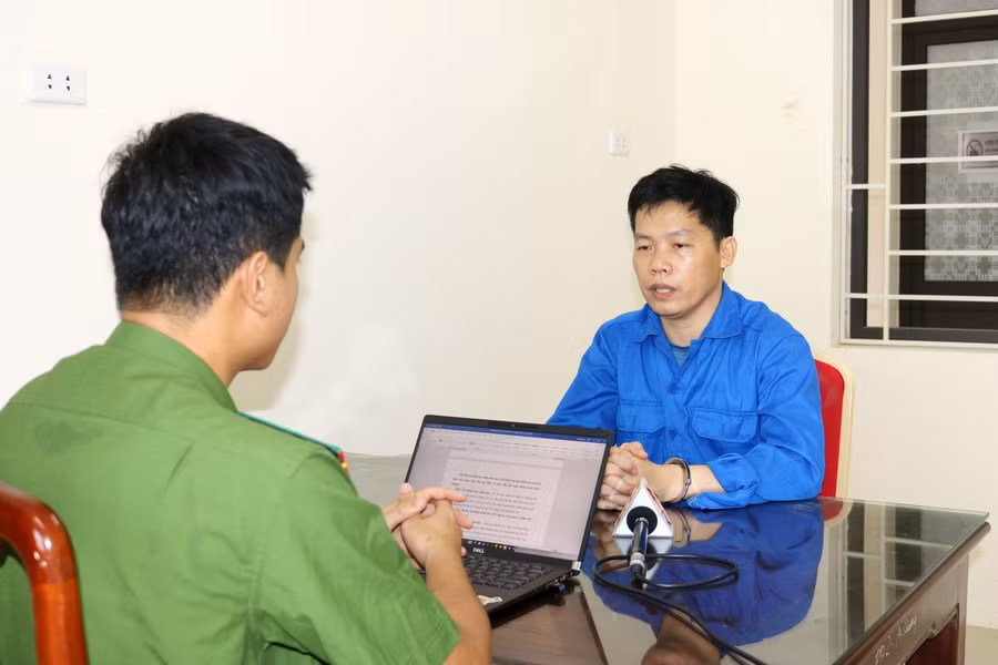 Cơ quan điều tra lấy lời khai Lê Trung Hiếu. tien-ao-2.jpg
