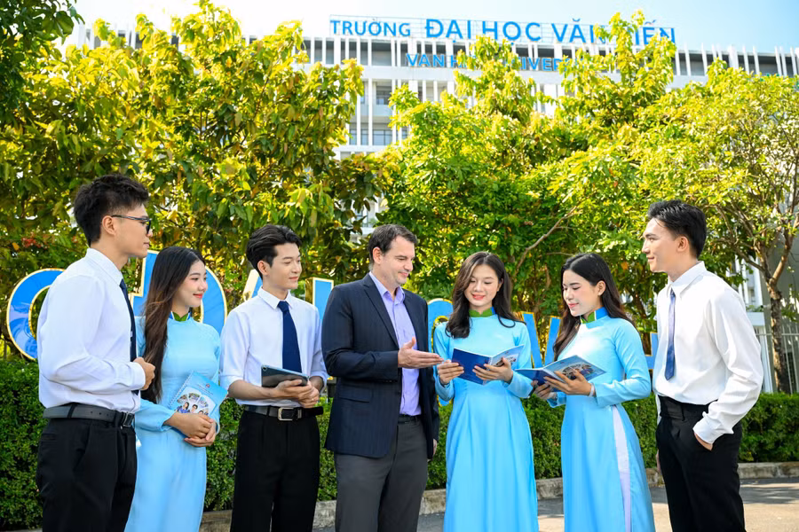 Trường Đại học Văn Hiến đẩy mạnh hợp tác quốc tế, mở rộng cơ hội thực tập và việc làm cho sinh viên 43 ngành đào tạo tại hơn 600 doanh nghiệp trong và ngoài nước. van-3943.jpg
