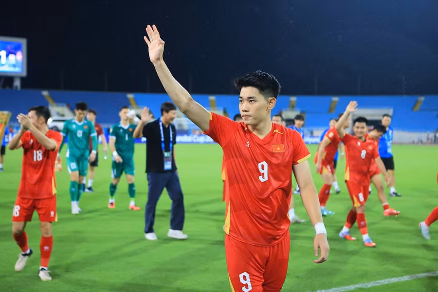 Đình Bắc lọt top 10 cầu thủ hay nhất vòng bảng ASEAN Cup 2026.