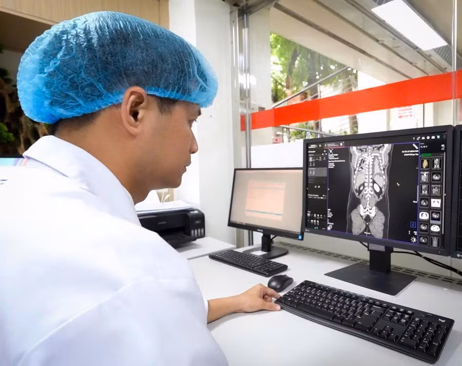 BS.CKI Ngô Tường Phong- Khoa Ngoại tổng quát đánh giá tình trạng tổn thương gan của bệnh nhân lúc nhập viện. 1786355545748-6611823332479515348-6611823332479515348-927d825e156e0879969be7a639faeed8.jpg
