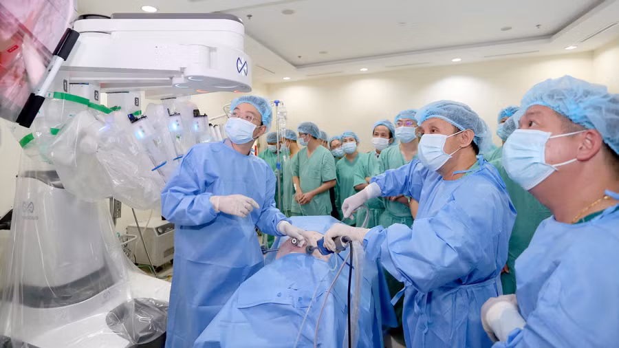 Tích hợp với công nghệ nội soi 3D. 1786526701748-1354391879642437745-g5532138549535345532-5e0054604466beca683410cec5114d90.jpg