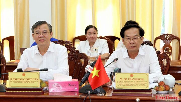 Ông Đỗ Thanh Bình - Bí thư Thành ủy Cần Thơ, phát biểu tại buổi làm việc.