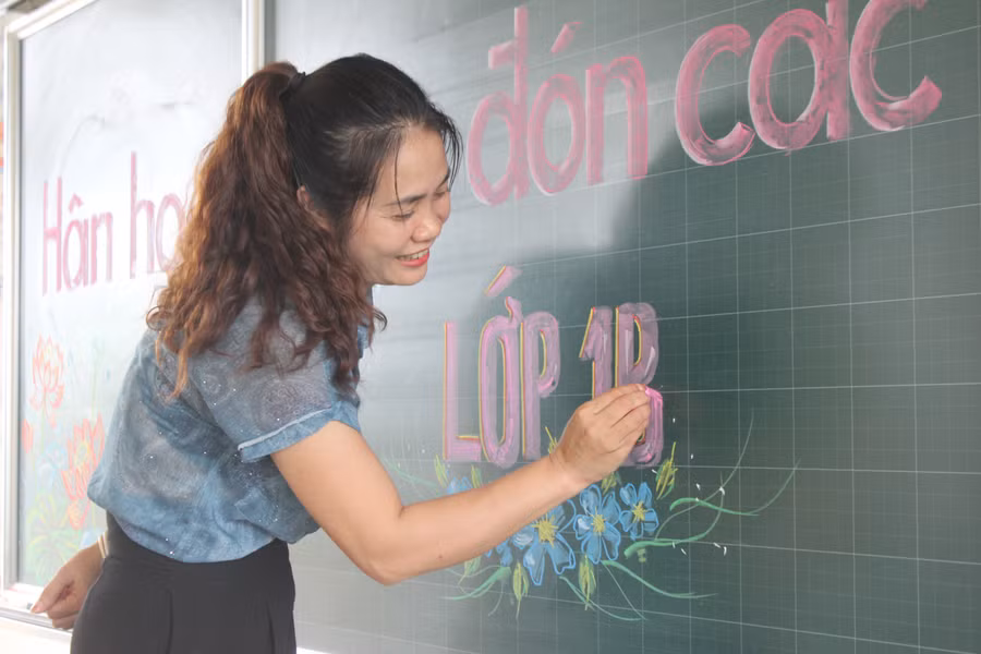 Các bảng lớp được trang trí bắt mắt, vui tươi tạo không khí hân hoan cho học sinh trong những ngày đầu đến trường. img-2722.jpg