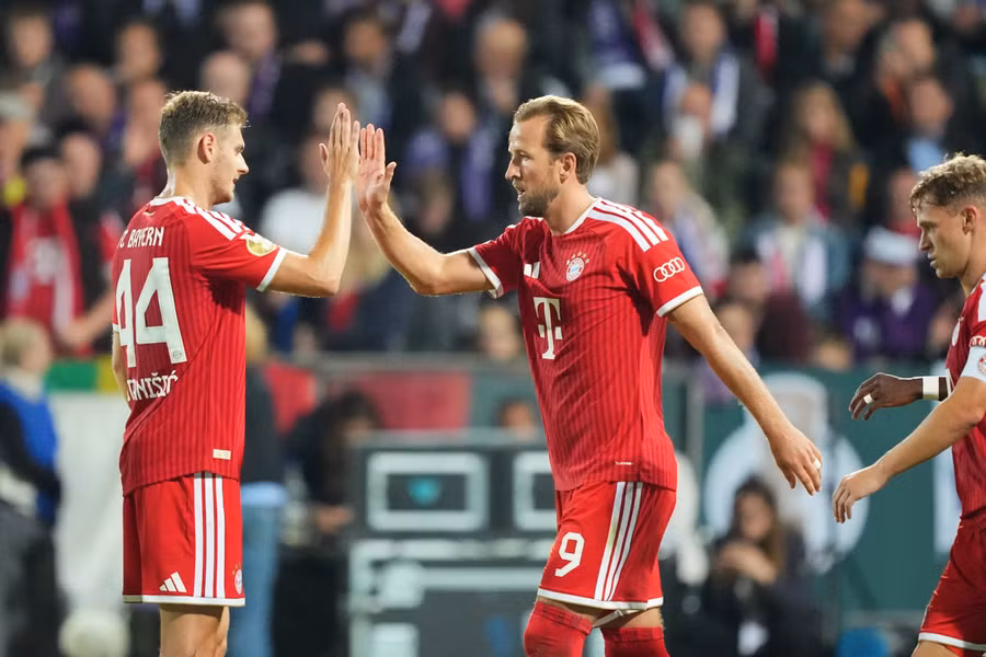 Harry Kane ăn mừng cú đúp bàn thắng góp công lớn giúp Bayern Munich ngược dòng 4-1. Ảnh: AP. kane.jpg