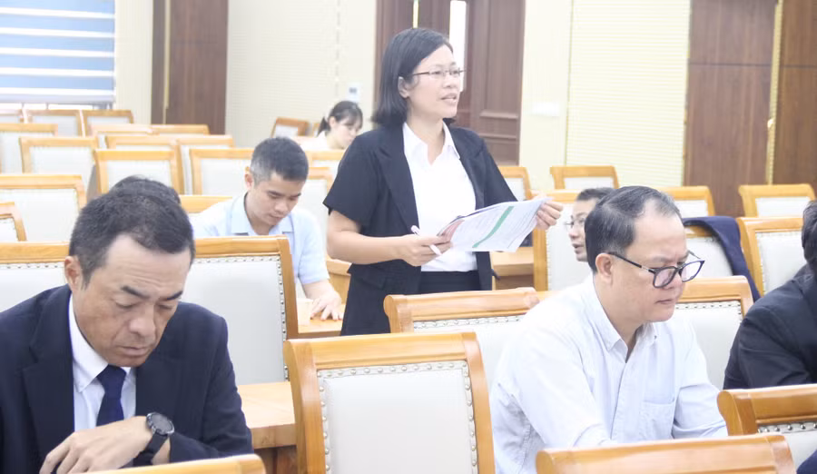 Đại biểu trao đổi tại hội nghị. img-2687.jpg