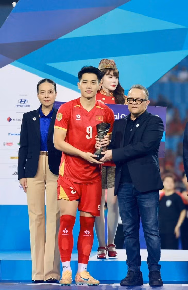 tien-dao-nguyen-dinh-bac-nen-xuat-ngoai1.jpg