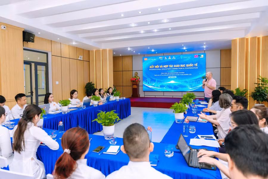 Các bên giới thiệu về tổ chức, năng lực và kinh nghiệm hoạt động trong lĩnh vực tư vấn, kết nối và triển khai các giải pháp giáo dục quốc tế. chu-van-an-7.jpg