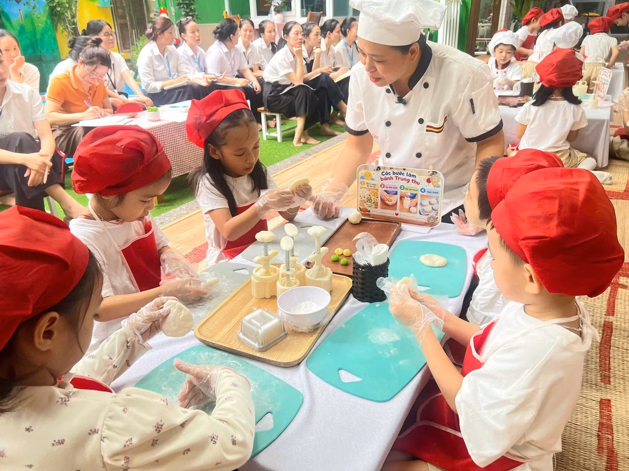 Dự án làm bánh trung thu trong chủ đề hoạt động Trung thu tại Trường Mầm non Ngọc Lan. 826878634-960584953756921-617164299674342764-n.jpg